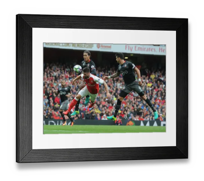 Framed Print : Giroud vs Van Dijk & Fonte: A Premier League Battle at Emirates Stadium
