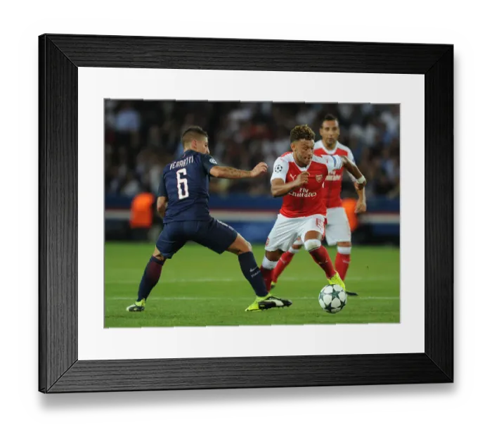 Framed Print : Champions League Showdown: Oxlade-Chamberlain vs. Verratti - A Battle of Midfield Titans (2016-17): Paris Saint-Germain vs. Arsenal