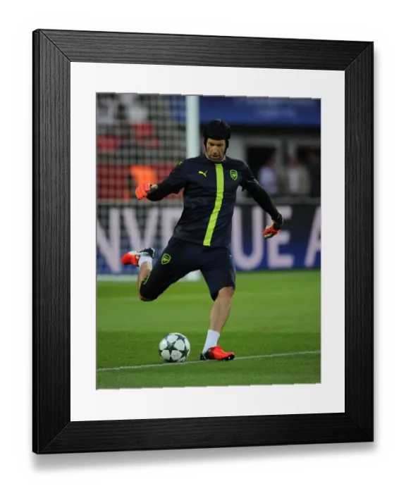 Framed Print : Petr Cech in Action: Arsenal vs. Paris Saint-Germain, UEFA Champions League 2016-17