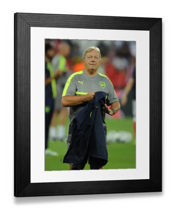 Framed Print : Vic Akers: Arsenal Kit Manager Prepares Kits at Parc des Princes Ahead of PSG Showdown (UEFA Champions League, 2016-17) Framed Print : Vic Akers: Arsenal Kit Manager Prepares Kits at Parc des Princes Ahead of PSG Showdown (UEFA Champions League, 2016-17)