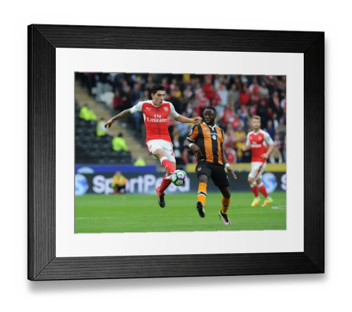Framed Print : Hector Bellerin vs Adama Diomande: A Tactical Showdown at Hull City vs Arsenal (2016-17)