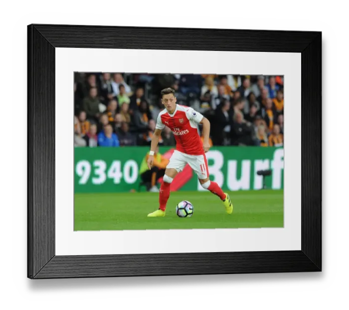 Framed Print : Mesut Ozil in Action: Hull City vs Arsenal, Premier League 2016-17 Framed Print : Mesut Ozil in Action: Hull City vs Arsenal, Premier League 2016-17