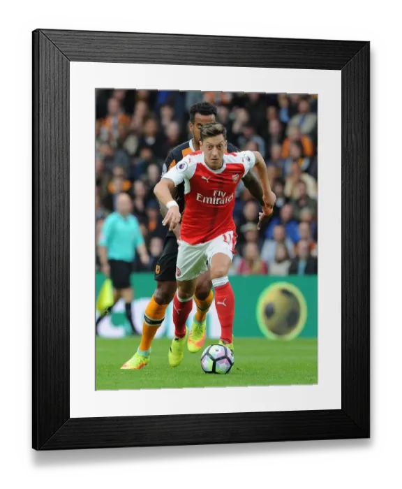 Framed Print : Mesut Ozil in Action: Hull City vs Arsenal, Premier League 2016-17