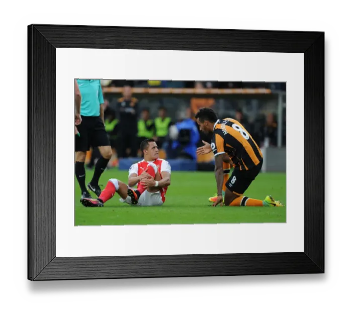 Framed Print : Clash between Sanchez and Huddlestone: Hull City vs. Arsenal, Premier League 2016-17 Framed Print : Clash between Sanchez and Huddlestone: Hull City vs. Arsenal, Premier League 2016-17