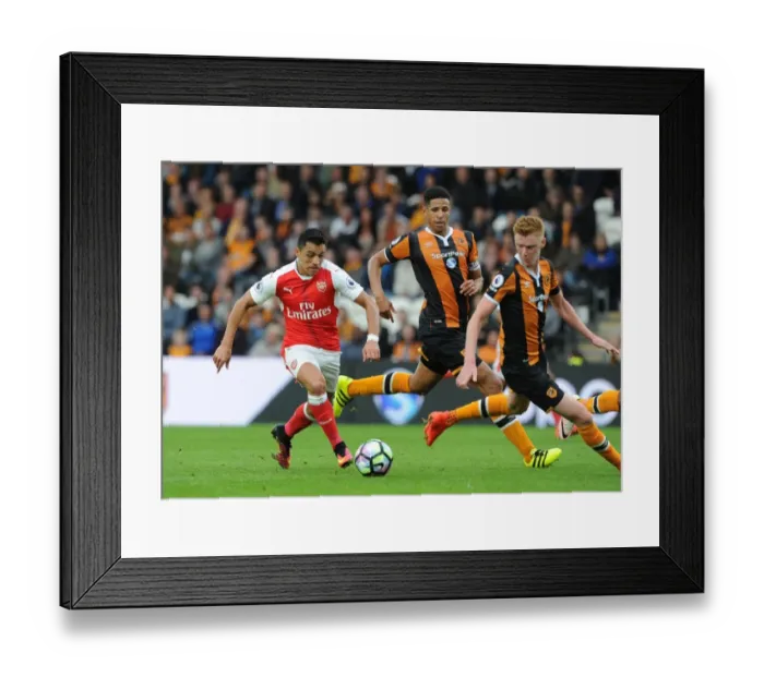 Framed Print : Clash of Forces: Sanchez vs Davies & Clucas - Hull City vs Arsenal (2016-17)