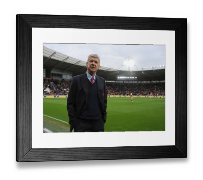 Framed Print : Arsene Wenger: Pre-Match Focus at Hull City (2016-17)
