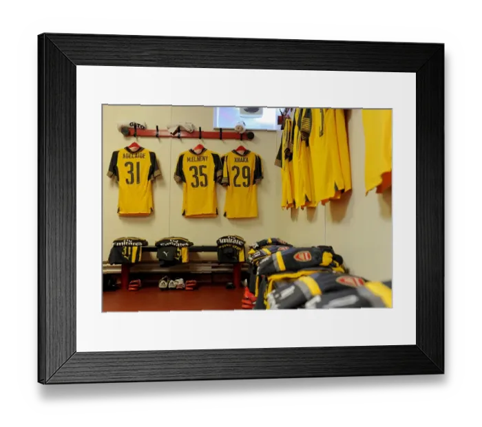 Framed Print : Arsenal's EFL Cup Third Round Kit at Nottingham Forest's City Ground (2016-17) Framed Print : Arsenal's EFL Cup Third Round Kit at Nottingham Forest's City Ground (2016-17)