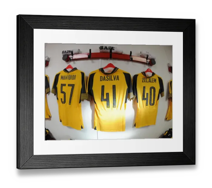 Framed Print : Stephy Mavididi, Josh Dasilva and Gedion Zelalem (Arsenal) shirts in the changingroom Framed Print : Stephy Mavididi, Josh Dasilva and Gedion Zelalem (Arsenal) shirts in the changingroom