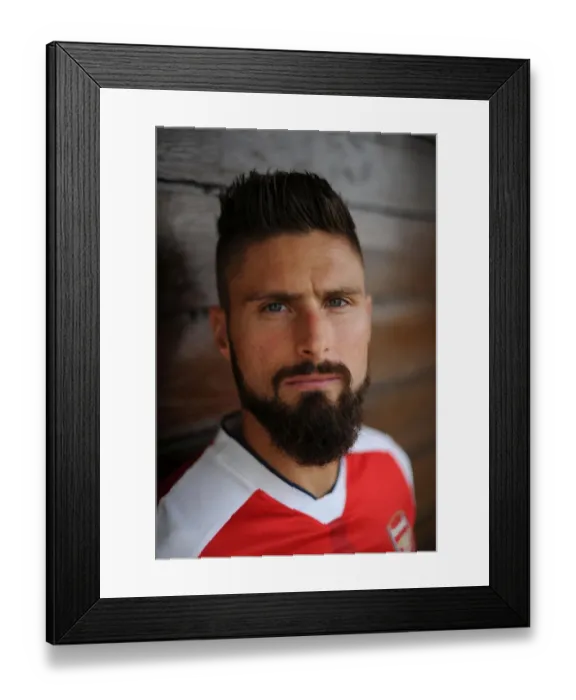 Framed Print : Olivier Giroud at Arsenal Training: 2016-17 Season Framed Print : Olivier Giroud at Arsenal Training: 2016-17 Season
