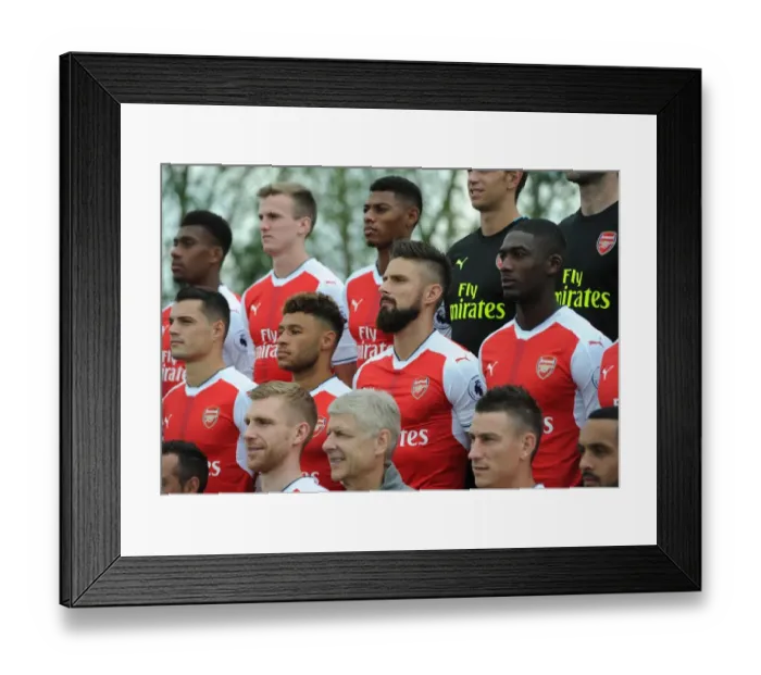 Framed Print : Arsenal FC 2016-17: Portrait of Olivier Giroud Framed Print : Arsenal FC 2016-17: Portrait of Olivier Giroud