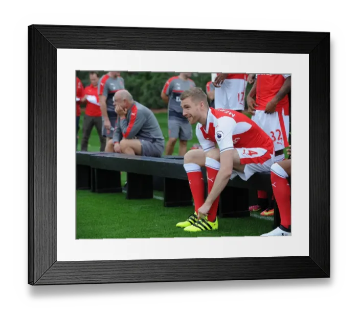 Framed Print : Arsenal 1st Team Squad: Per Mertesacker at 2016-17 Photocall Framed Print : Arsenal 1st Team Squad: Per Mertesacker at 2016-17 Photocall