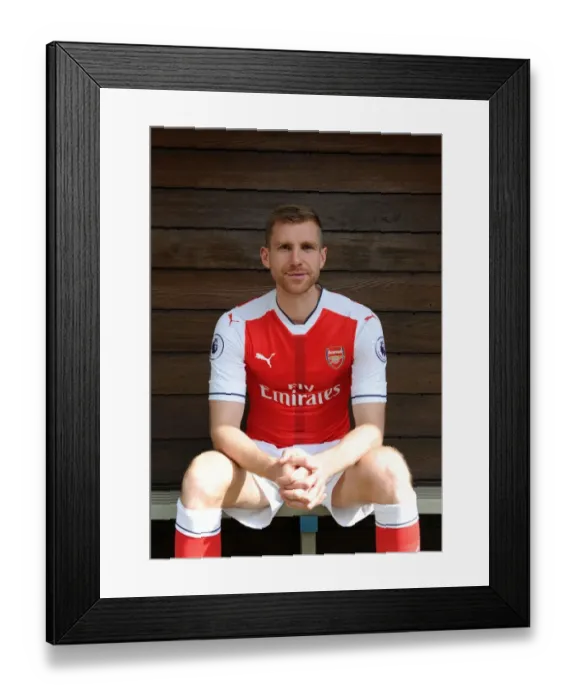 Framed Print : Arsenal 1st Team Squad: Per Mertesacker at 2016-17 Photocall
