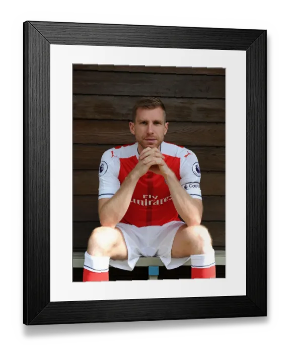 Framed Print : Arsenal 1st Team Squad: Per Mertesacker at 2016-17 Photocall