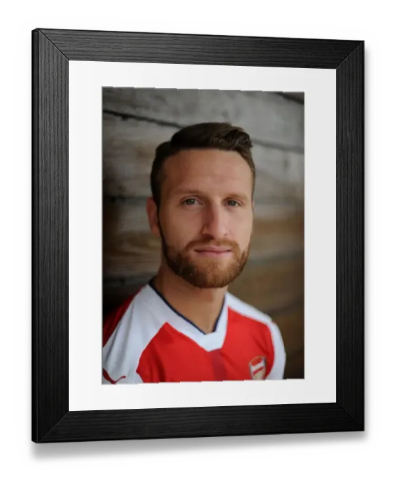 Framed Print : Arsenal FC 2016-17 Squad Photo: Shkodran Mustafi Framed Print : Arsenal FC 2016-17 Squad Photo: Shkodran Mustafi