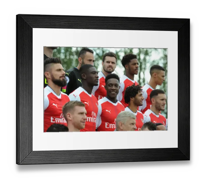 Framed Print : Arsenal 1st Team Squad: Portrait of Danny Welbeck, 2016-17