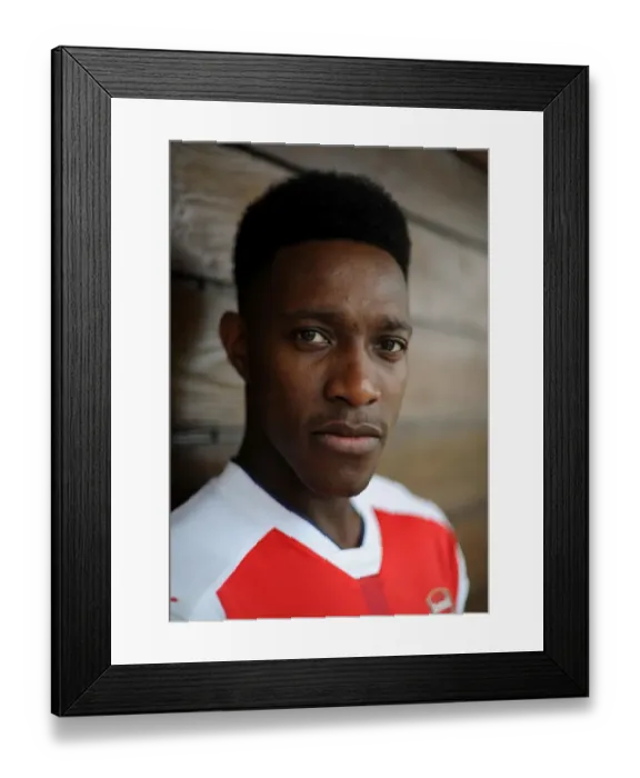 Framed Print : Arsenal First Team 2016-17: Danny Welbeck at Arsenal Squad Photocall