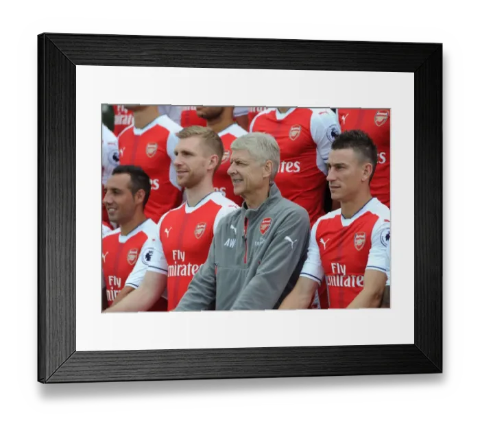 Framed Print : Arsene Wenger and Laurent Koscielny at Arsenal 1st Team Squad Photocall (2016-17)