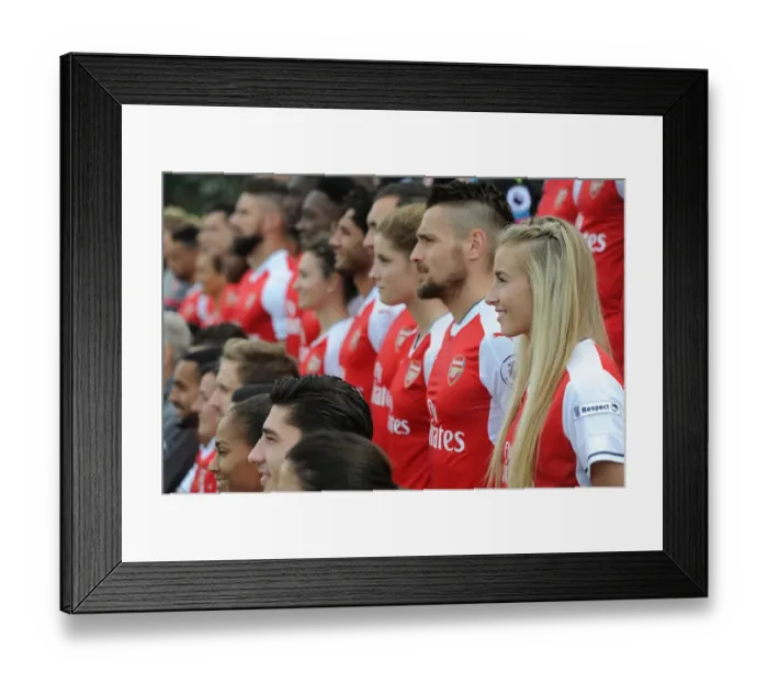 Framed Print : Leah Williamson Joins Arsenal First Team Squad: 2016-17 Photocall