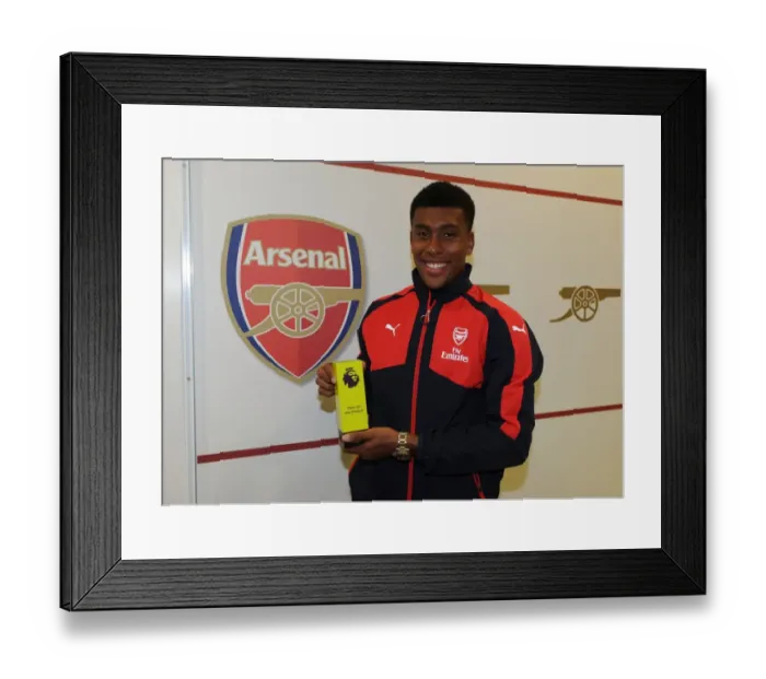 Framed Print : Alex Iwobi Named Man of the Match as Arsenal Edge Past Chelsea (2016-17)