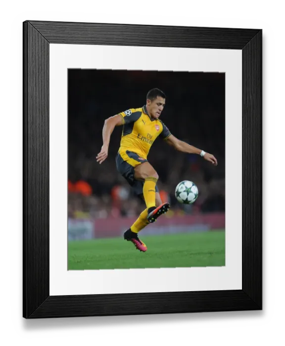 Framed Print : Alexis Sanchez: In Action for Arsenal against FC Basel, UEFA Champions League, 2016