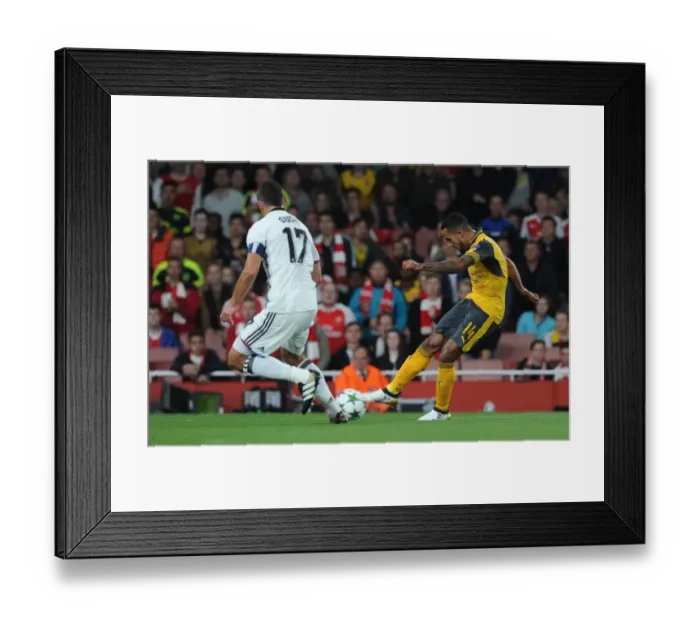 Framed Print : Theo Walcott Scores Arsenal's Second Goal Against FC Basel in UEFA Champions League (2016-17)