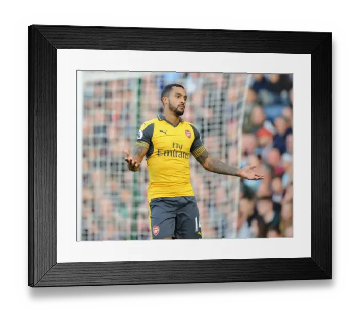 Framed Print : Theo Walcott in Action: Burnley vs. Arsenal, Premier League 2016-17 Framed Print : Theo Walcott in Action: Burnley vs. Arsenal, Premier League 2016-17