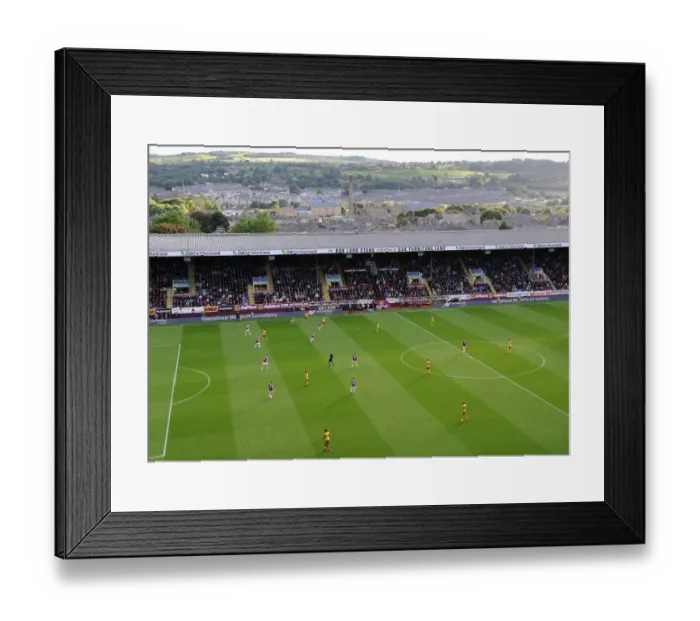 Framed Print : Burnley vs. Arsenal at Turf Moor: Premier League Clash 2016-17