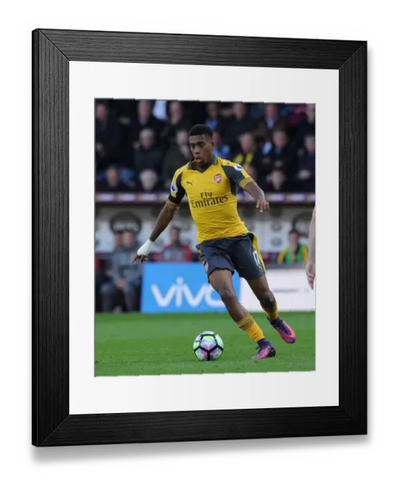 Framed Print : Alex Iwobi in Action: Burnley vs Arsenal, Premier League 2016-17 Framed Print : Alex Iwobi in Action: Burnley vs Arsenal, Premier League 2016-17