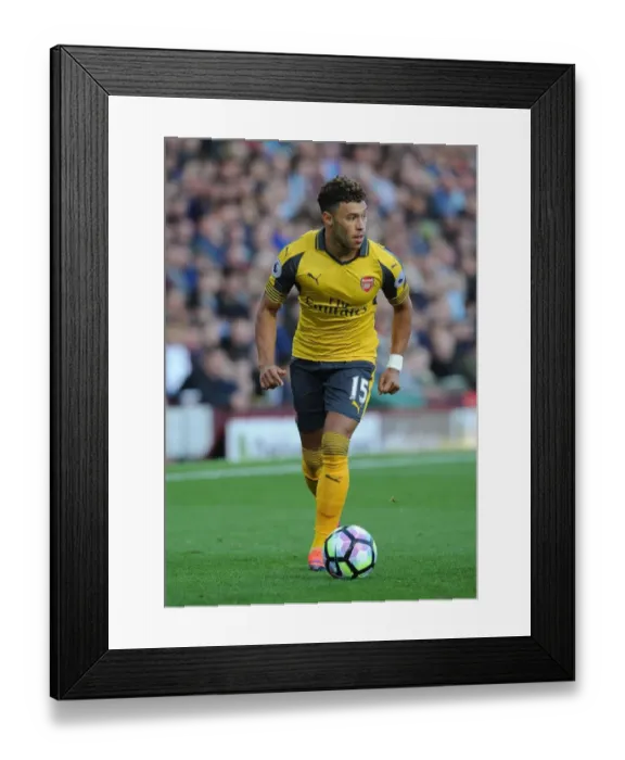 Framed Print : Alex Oxlade-Chamberlain: In Action for Arsenal Against Burnley, Premier League 2016-17 Framed Print : Alex Oxlade-Chamberlain: In Action for Arsenal Against Burnley, Premier League 2016-17