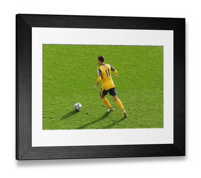 Framed Print : Mesut Ozil in Action: Burnley vs Arsenal, Premier League 2016-17 Framed Print : Mesut Ozil in Action: Burnley vs Arsenal, Premier League 2016-17