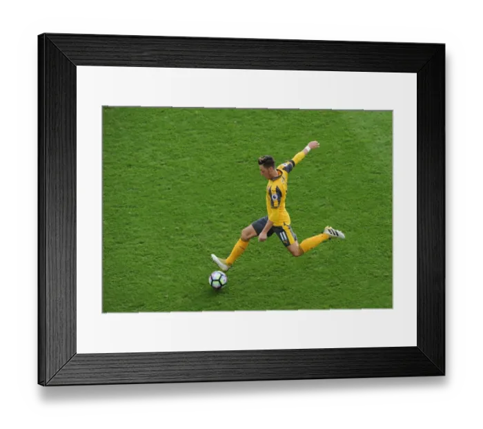 Framed Print : Mesut Ozil: On the Field against Burnley, Premier League 2016-17 Framed Print : Mesut Ozil: On the Field against Burnley, Premier League 2016-17