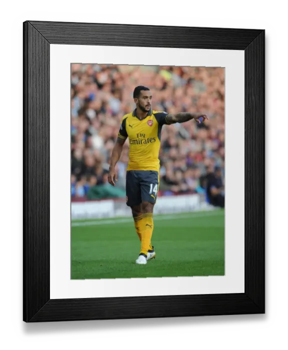 Framed Print : Theo Walcott in Action: Burnley vs Arsenal, Premier League 2016-17 Framed Print : Theo Walcott in Action: Burnley vs Arsenal, Premier League 2016-17