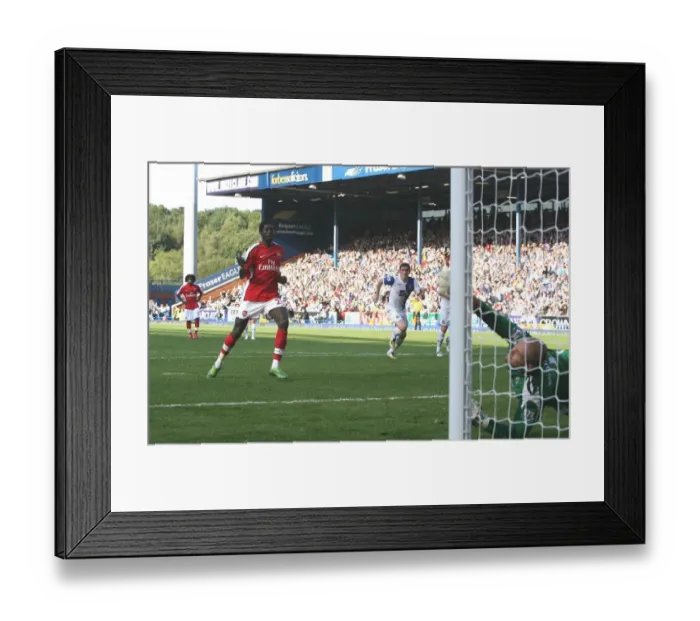 Framed Print : Adebayor's Penalty Masterclass: Arsenal's 4-0 Thrashing of Blackburn