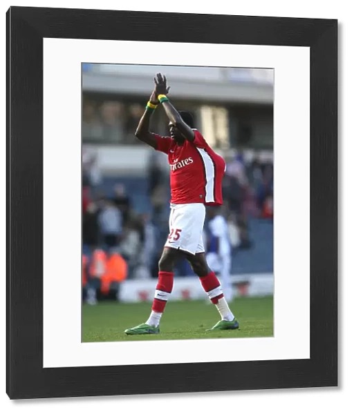 Emmanuel Adebayor (Arsenal) with the matchball
