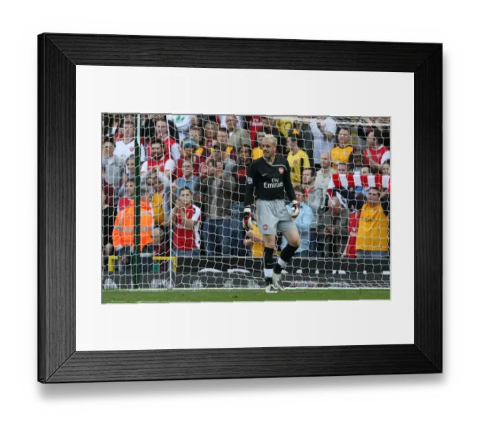 Framed Print : Manuel Almunia's Dominant Performance: Arsenal Crushes Blackburn Rovers 4-0 in Premier League