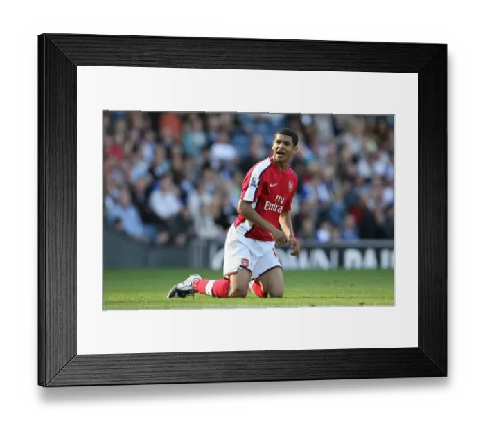 Framed Print : Denilson's Dominance: Arsenal's 4-0 Victory Over Blackburn Rovers, September 13, 2008
