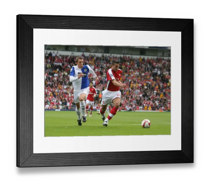 Framed Print : Robin van Persie breaks past Stephen Warnock to score