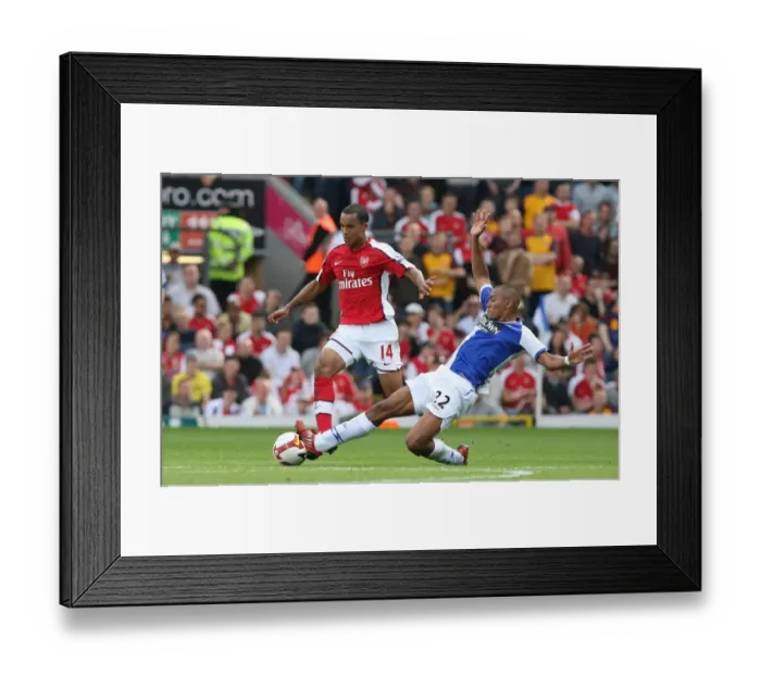 Framed Print : Theo Walcott (Arsenal) Danny Simpson (Blackburn) Framed Print : Theo Walcott (Arsenal) Danny Simpson (Blackburn)