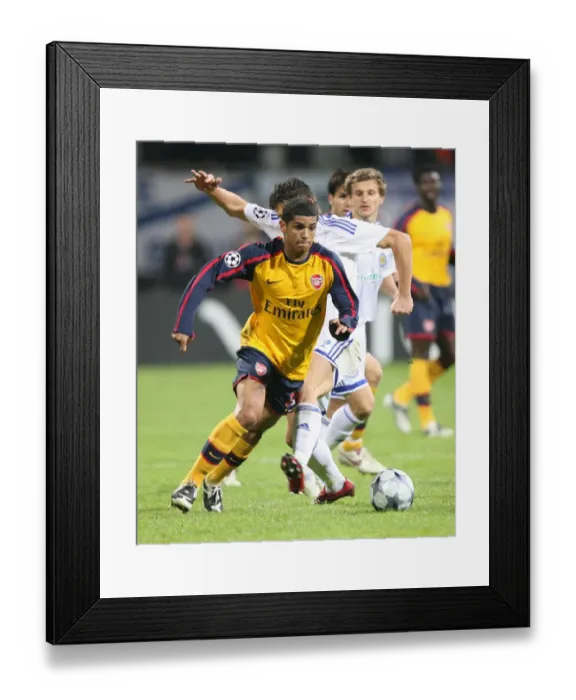 Framed Print : Denilson vs. Vukojevic: A Riveting 1-1 Stalemate in Arsenal's Champions League Clash with Dynamo Kiev