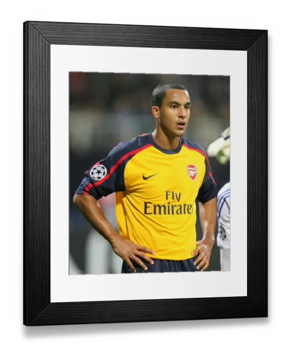 Framed Print : Theo Walcott's Battle: Arsenal vs Dynamo Kiev, UEFA Champions League, 17 / 9 / 2008 Framed Print : Theo Walcott's Battle: Arsenal vs Dynamo Kiev, UEFA Champions League, 17 / 9 / 2008
