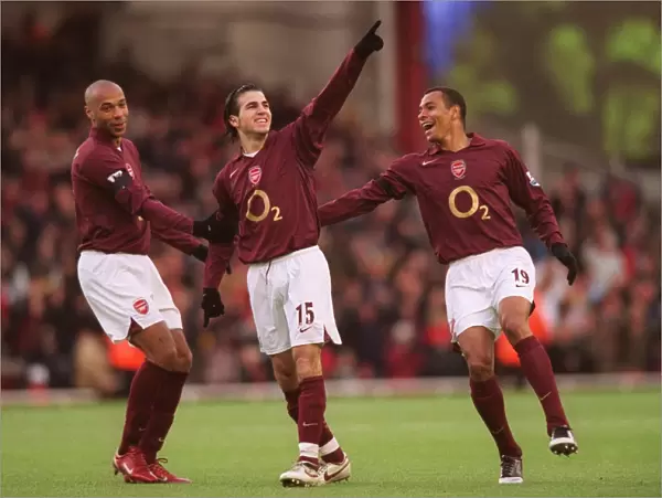 Celebrating Glory: Fabregas, Henry, Gilberts Triumph - Arsenal's Unforgettable 3:0 Victory