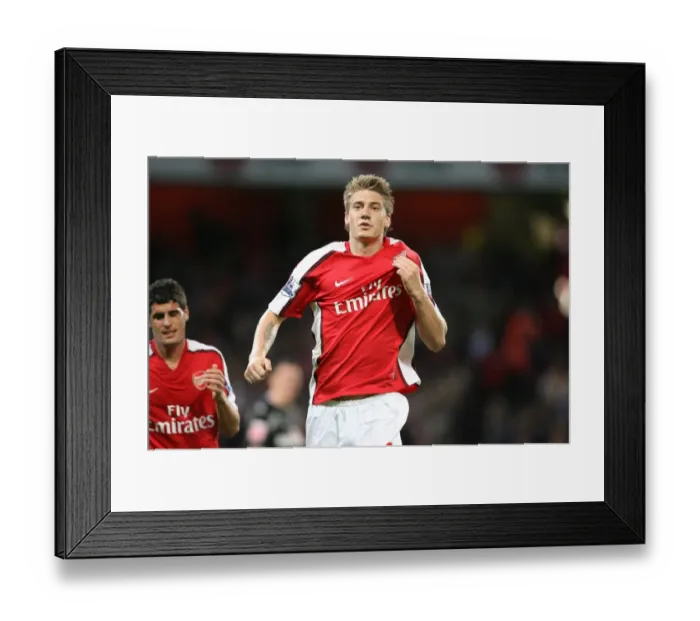 Framed Print : Bendtner's Brilliant Debut: Arsenal's 6-0 Thrashing of Sheffield United