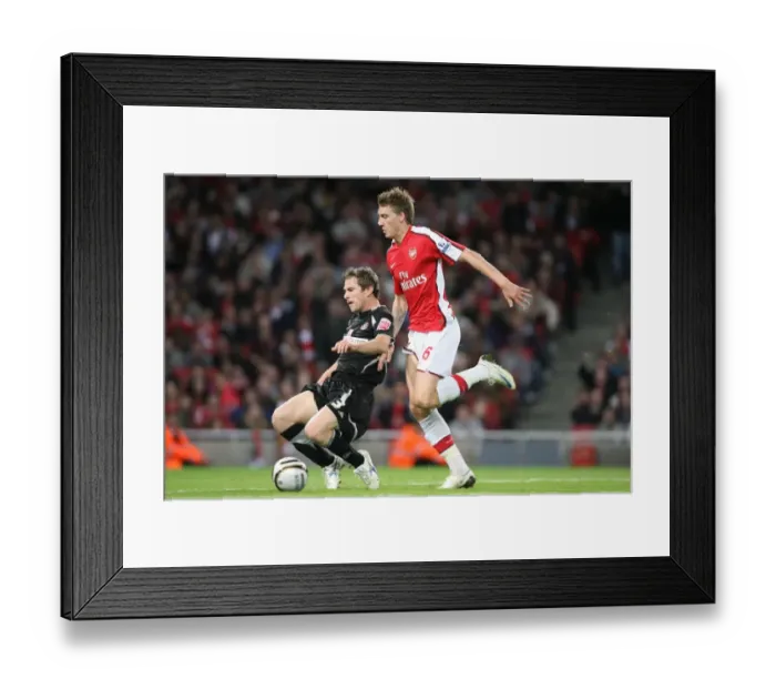 Framed Print : Nicklas Bendtner (Arsenal) Gary Naysmith (Sheffield United)