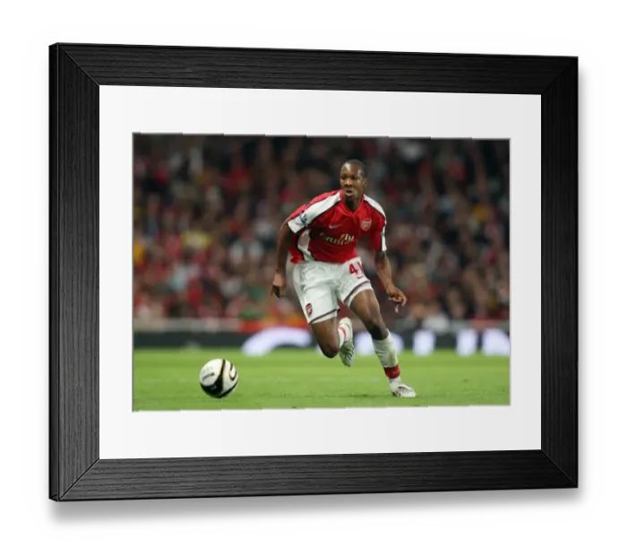 Framed Print : Arsenal's Gavin Hoyte Shines: 6-0 Crush of Sheffield United in Carling Cup