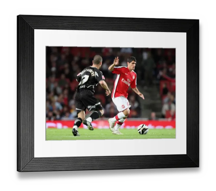 Framed Print : Fran Merida (Arsenal) Nick Montgomery (Shef Utd)