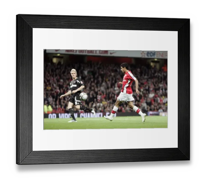 Framed Print : Arsenal v Sheffield United Carling Cup