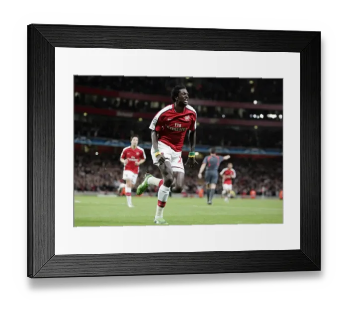 Framed Print : Adebayor's Double: Arsenal's 4-0 Victory Over FC Porto in the Champions League Framed Print : Adebayor's Double: Arsenal's 4-0 Victory Over FC Porto in the Champions League