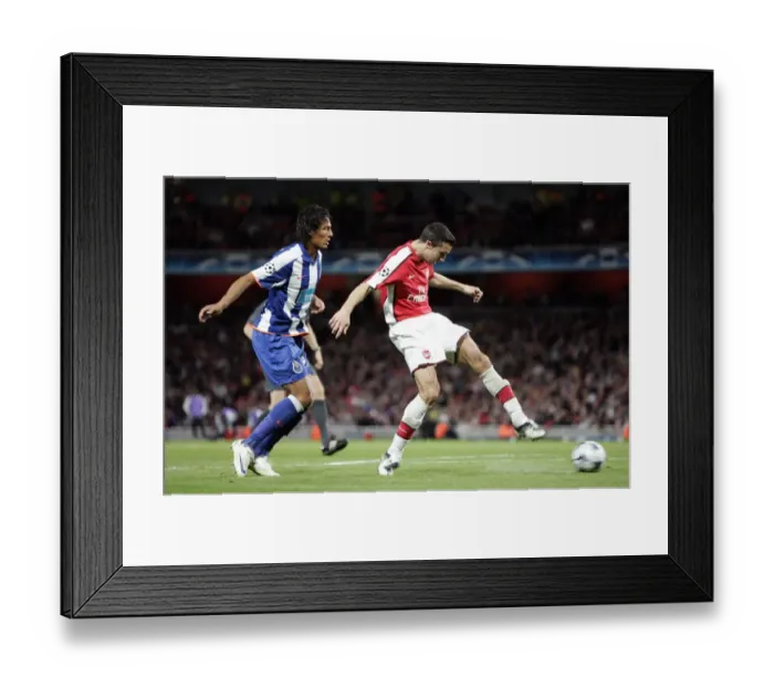 Framed Print : Robin van Persie scores his 2nd goal Arsenals 3rd Framed Print : Robin van Persie scores his 2nd goal Arsenals 3rd