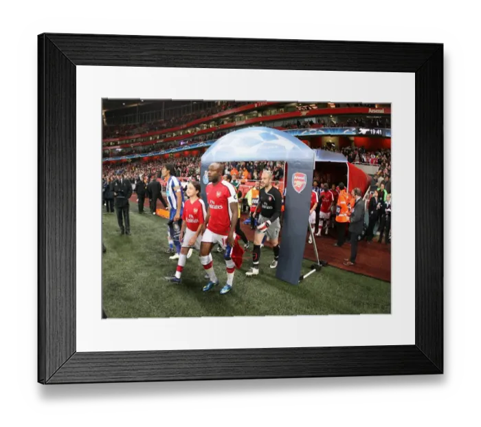 Framed Print : Arsenal captain William Gallas leads the team out