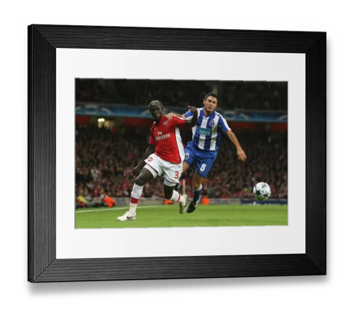 Framed Print : Bacary Sagna (Arsenal) Nelson Benitez (Porto)